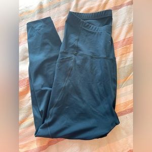 Old Navy full panel maternity Elevate Go-Dry leggings